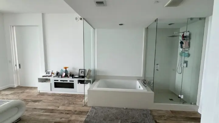 miami_pent_house_image_tray_image